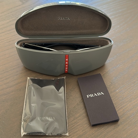 Prada Linea Rossa sunglasses - Picture 9 of 13